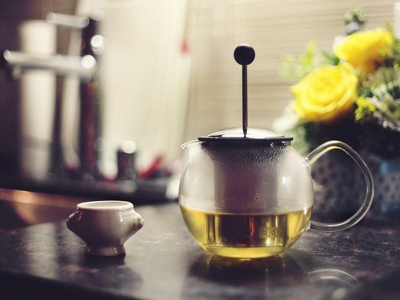 《绿茵传奇：2025年足球手游深度横评与战术革命》——从指尖微操到全真模拟的进化之路